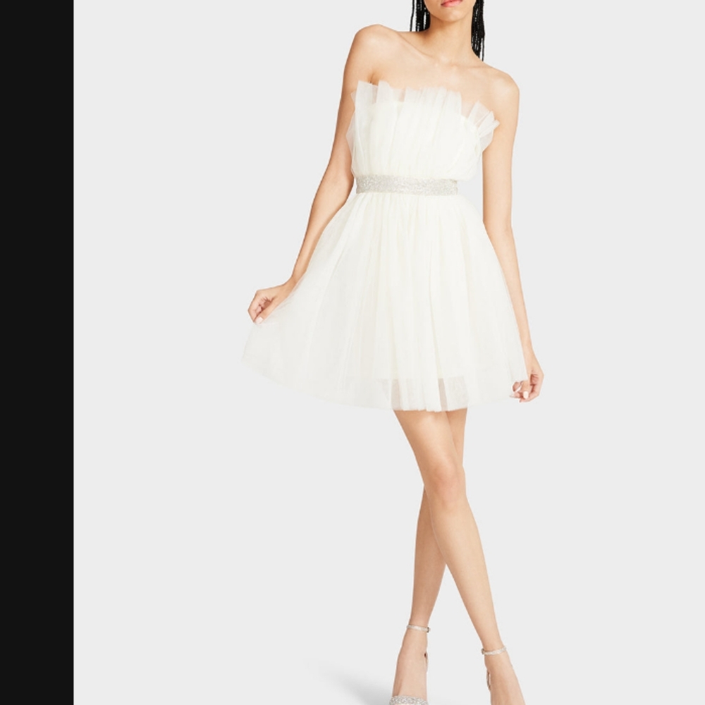 Elegant White Strapless Dress